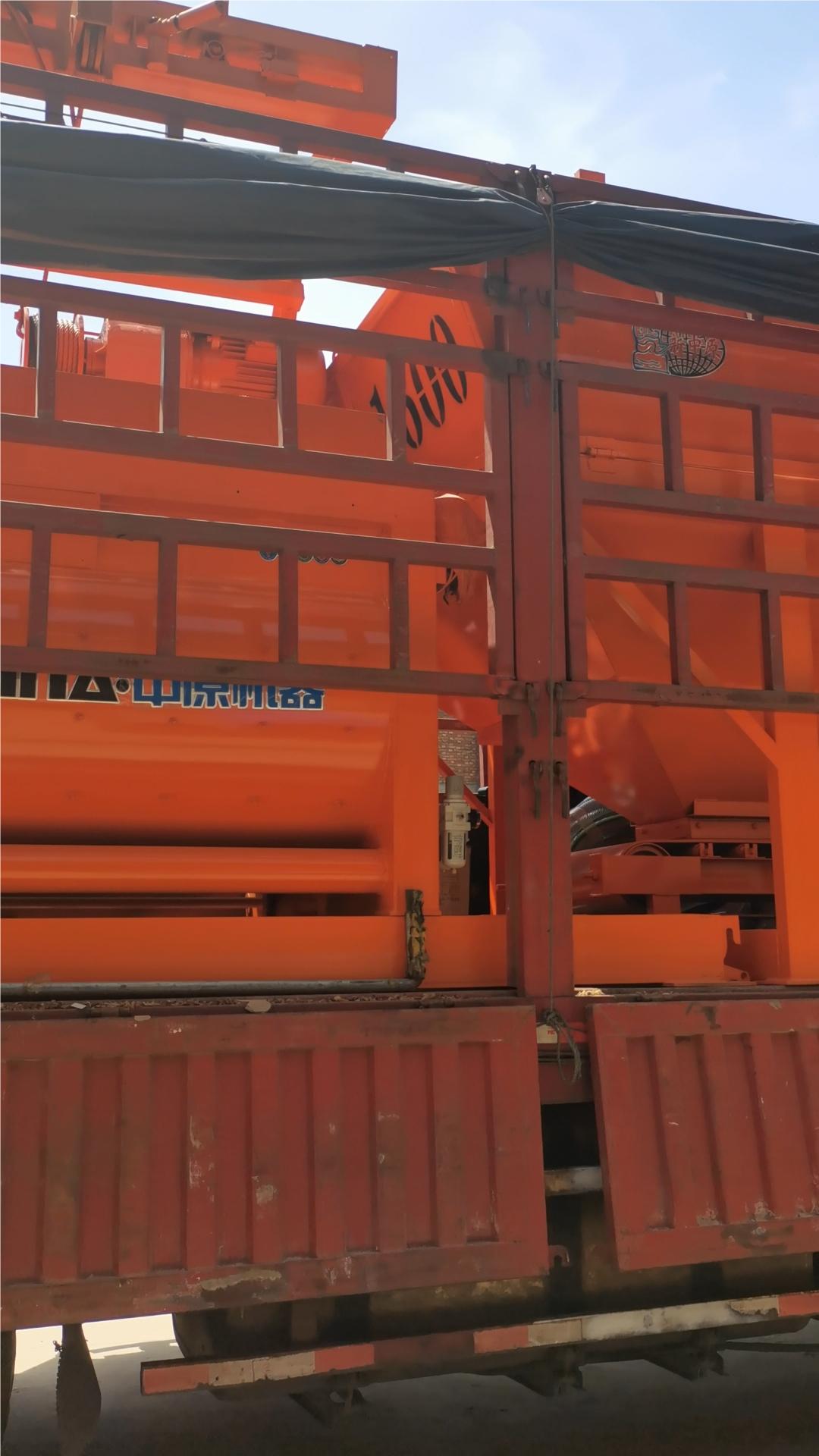 JS750攪拌機(jī)、1600配料機(jī)發(fā)往海南